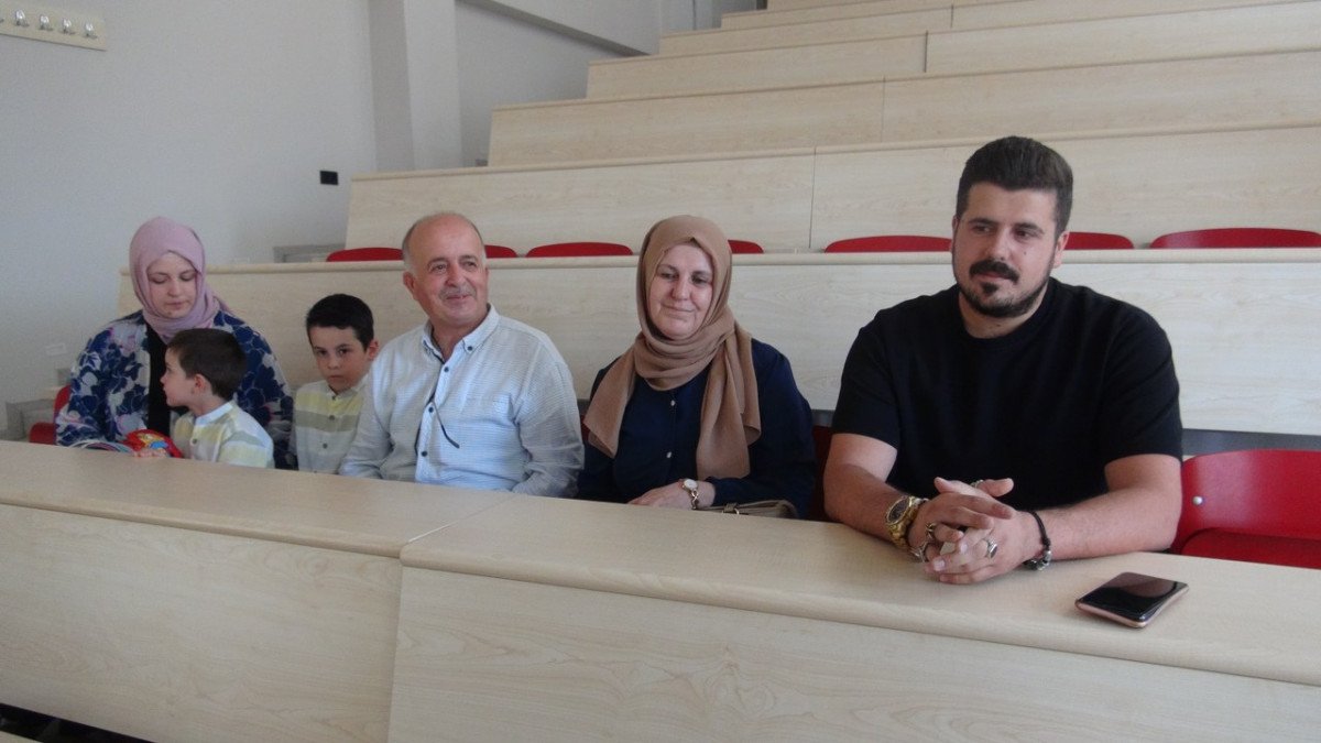 Niğde de iki torun sahibi çift, aynı üniversitenin aynı bölümüne yerleşti #2