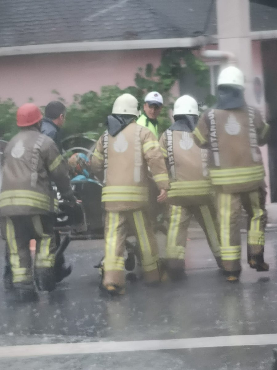 Sarıyer’de hastaneyi su bastı, hastalar tahliye edildi #2