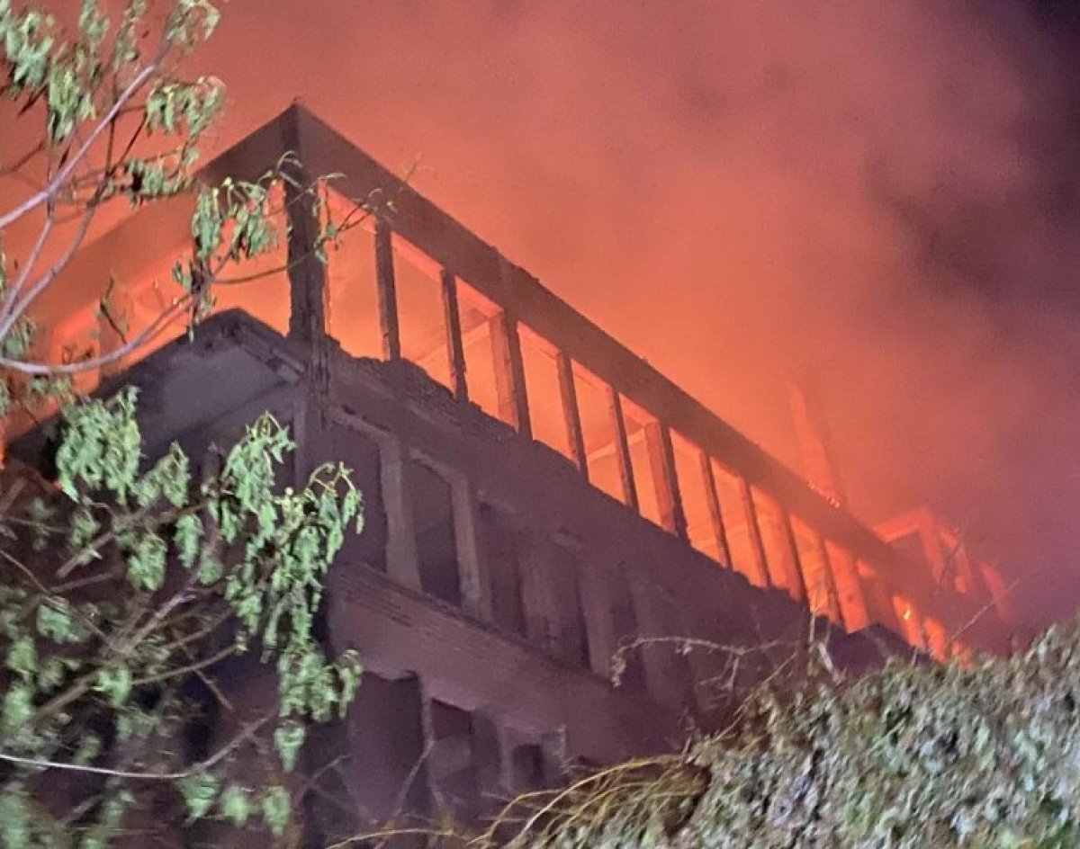 Bursa da tarihi ipek fabrikasında yangın #4