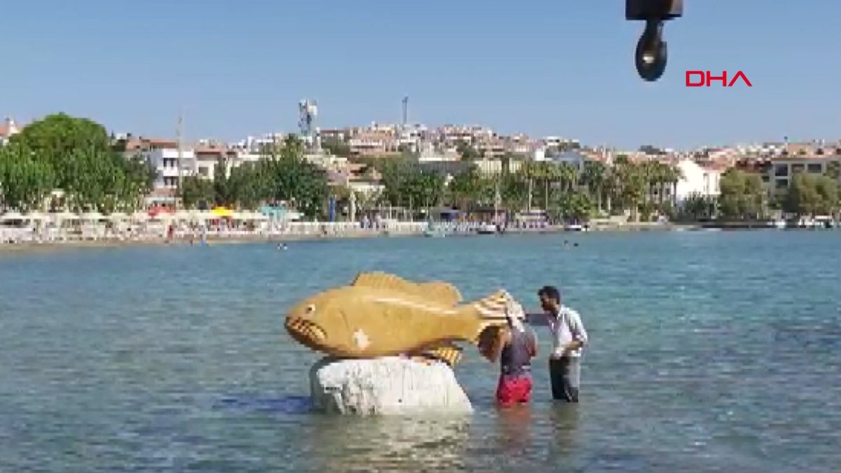 CHP li Datça Belediyesi, denizin içine heykel yaptı #4