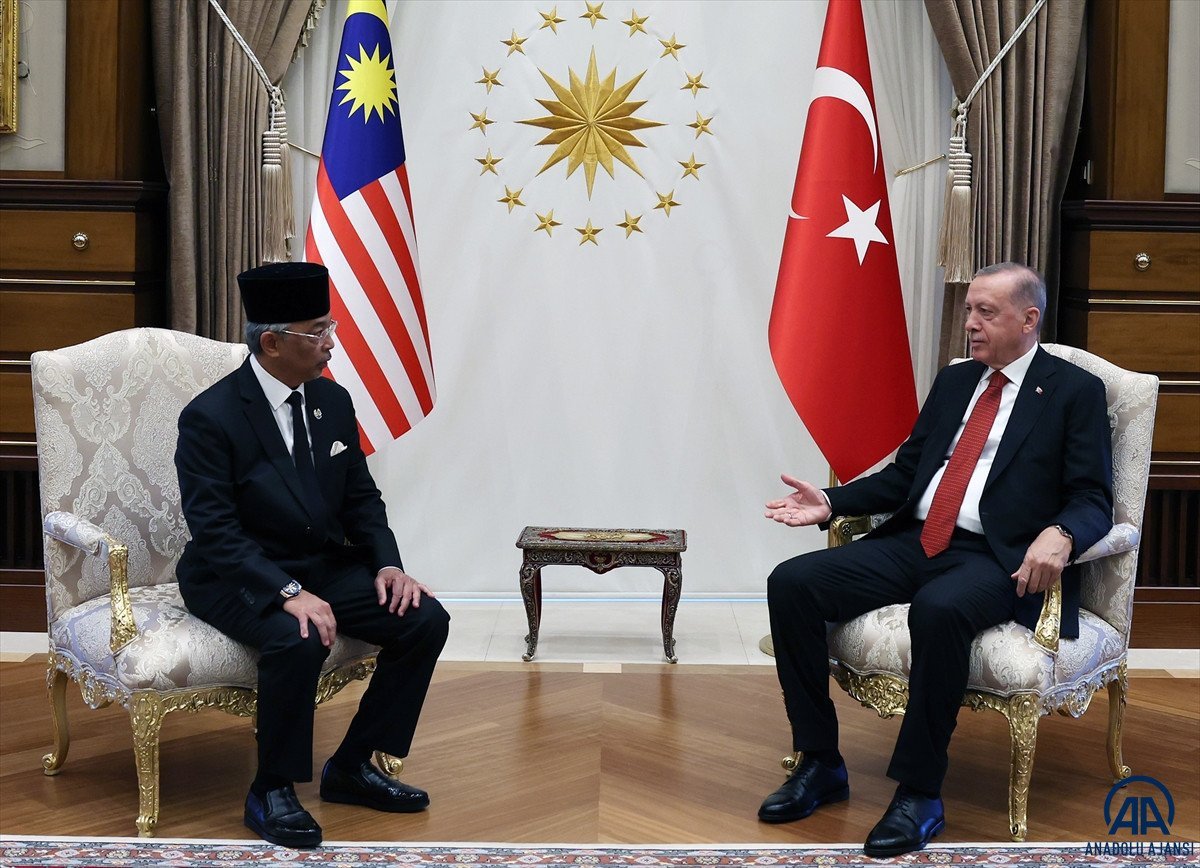 Cumhurbaşkanı Erdoğan, Malezya Kralı na Devlet Nişanı verdi #4