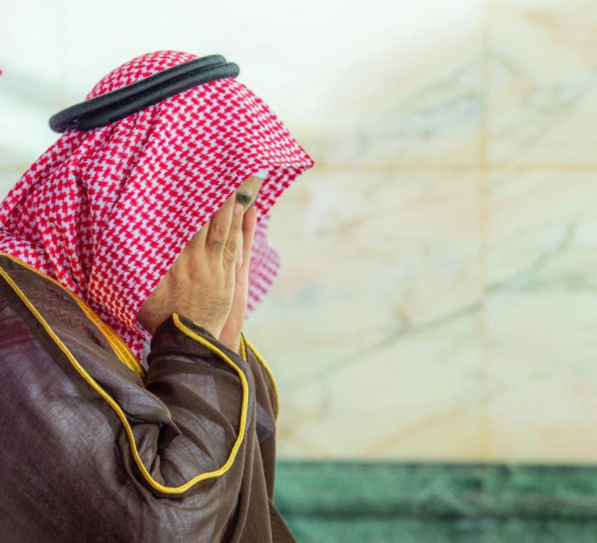 Mohammed bin Salman attended the cleaning ceremony of the Kaaba #8