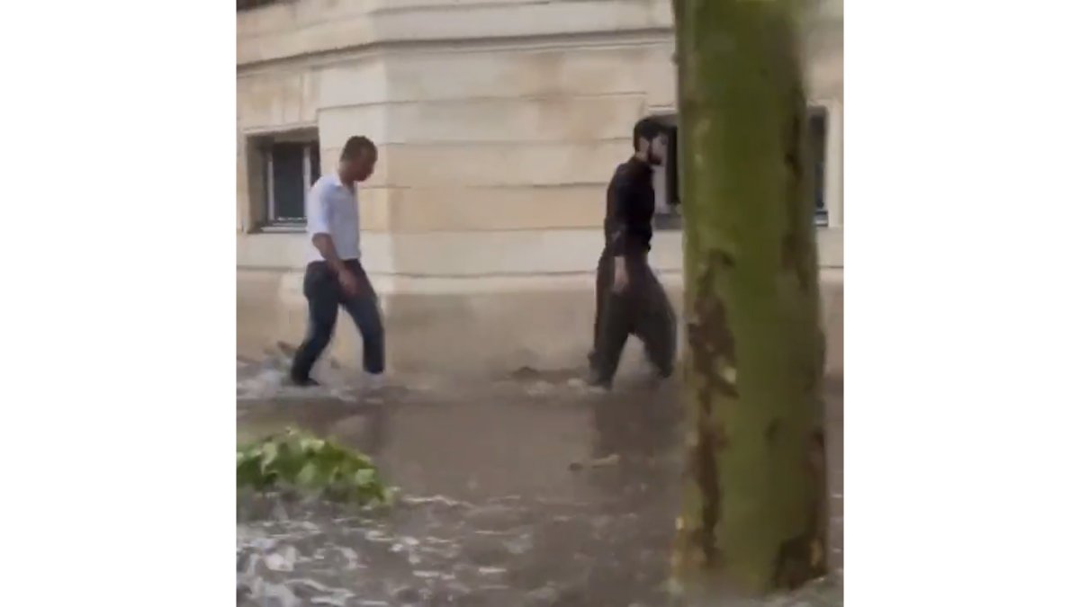 Paris te şiddetli yağış ve fırtına sonrası sel #7