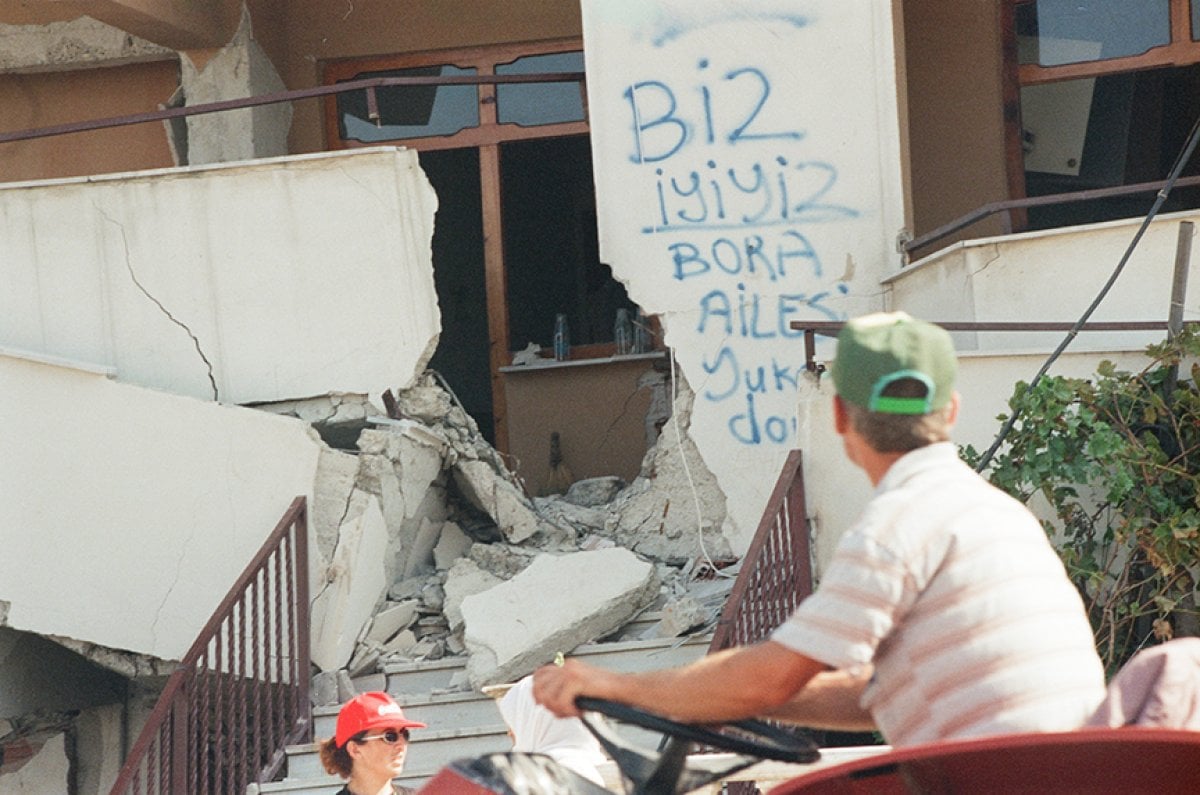 Kocaeli merkezli 17 Ağustos Depremi nin üzerinden 23 yıl geçti #10