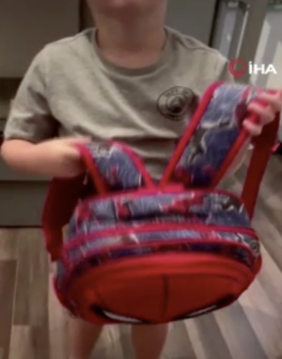 ABD li anne, 5 yaşındaki oğluna kurşun geçirmez çanta aldı #1