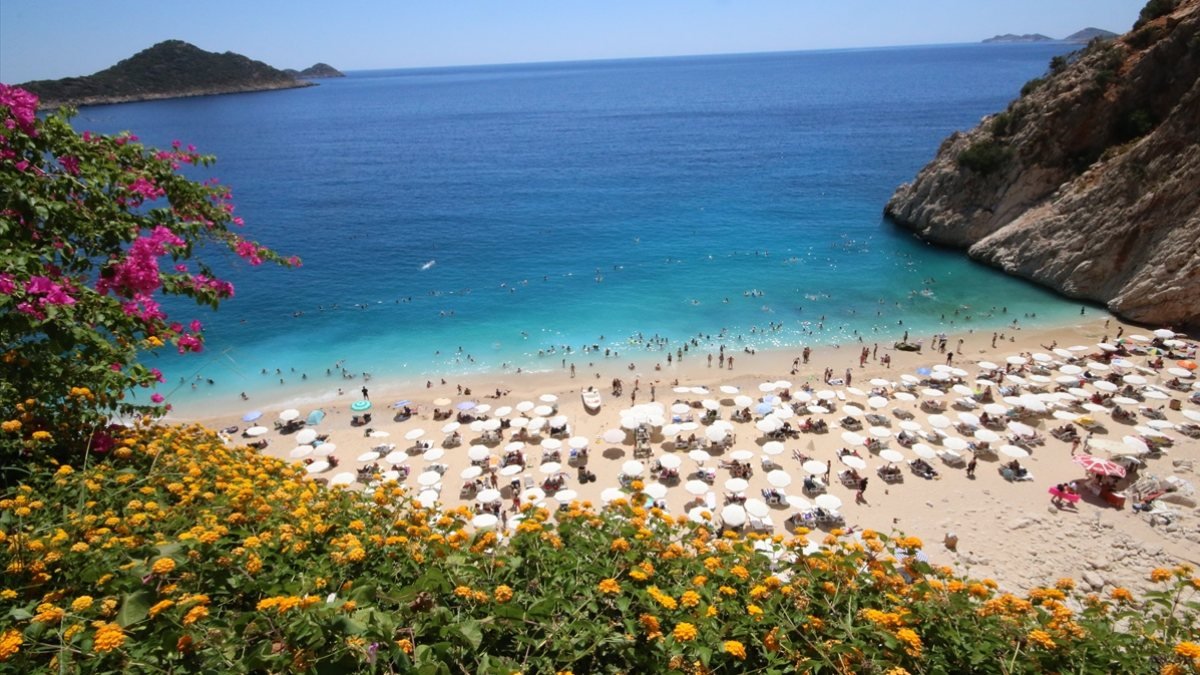 Antalya ya gelen yabancı turist sayısı 8 milyonu aştı #3