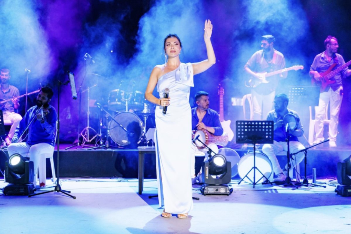 Şarkıcı Ebru Yaşar ın orman projesinin yarısı bitti #1