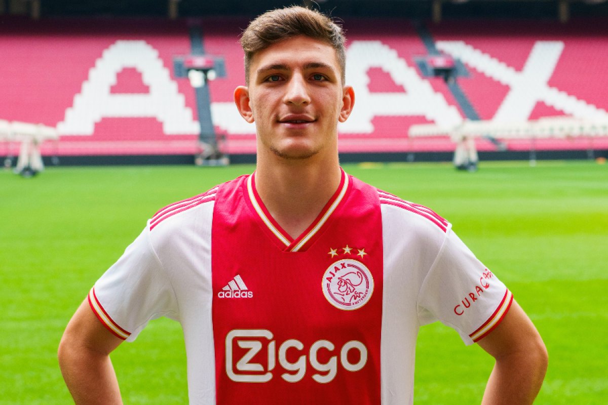 Ahmetcan Kaplan resmen Ajax ta #3