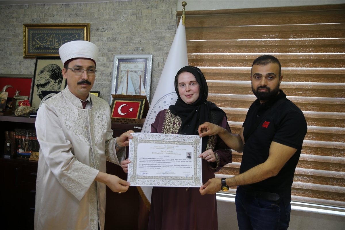 Alman vatandaşı Anna Hommel, Mardin de Müslüman oldu #1