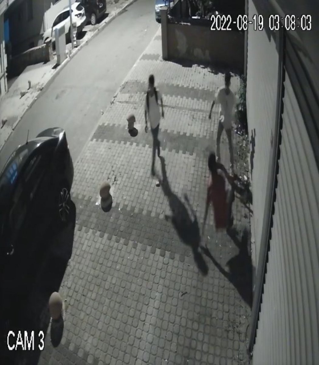 Sancaktepe’de eli silahlı 3 kişi, Afgan market sahibine saldırı #1