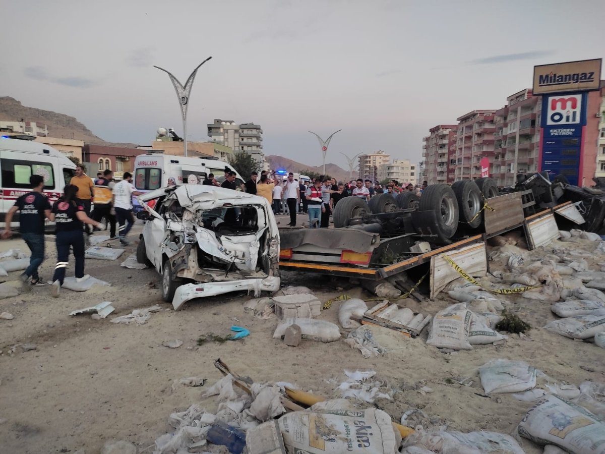 Mardin de katliam gibi kaza: 8 ölü, çok sayıda yaralı var #1