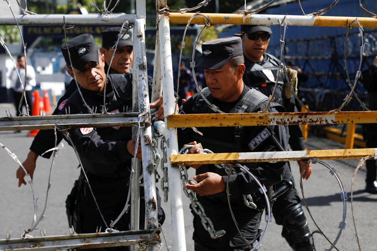 El Salvador da 5 ayda 50 binden fazla gözaltı #5
