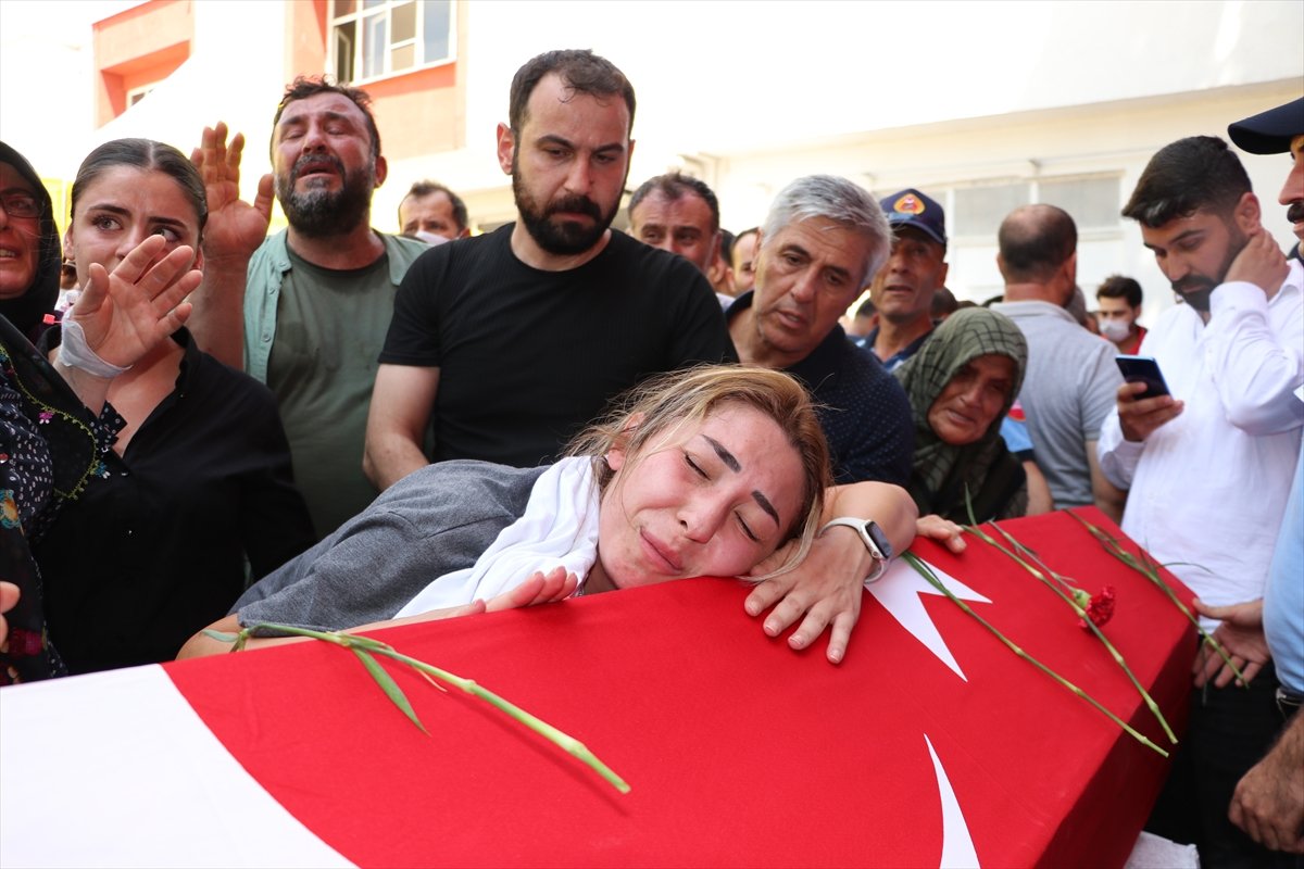 Gaziantep teki kazada hayatını kaybedenler son yolculuğuna uğurlandı #21