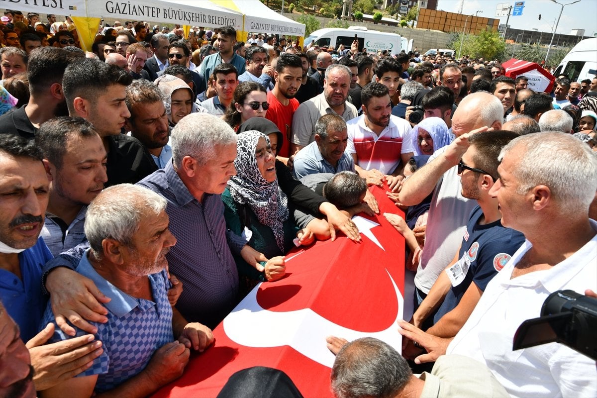 Gaziantep teki kazada hayatını kaybedenler son yolculuğuna uğurlandı #5