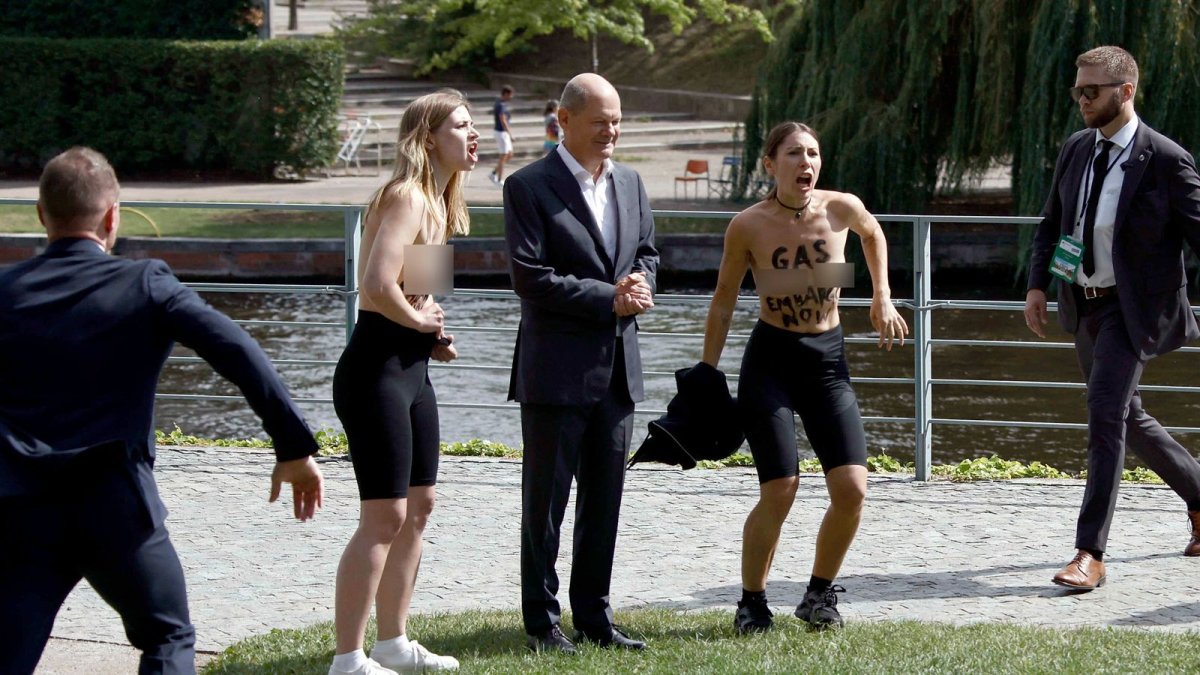 Nude protest against Olaf Scholz in Germany #2