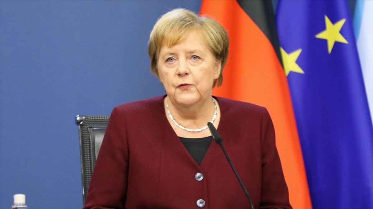 Almanya nın kapılarını mültecilere açan Merkel e UNESCO Barış Ödülü #1