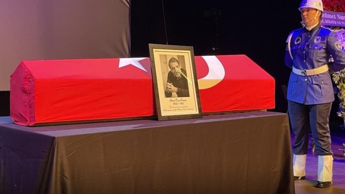 Civan Canova nın cenazesinde selfie şoku #4