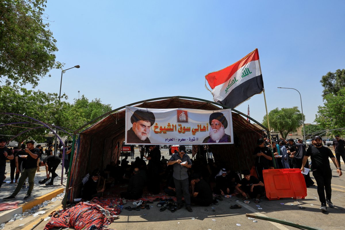Sadr supporters set up tents in front of the Supreme Judicial Council in Iraq #7