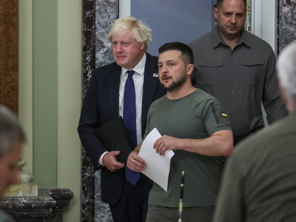 British Prime Minister Johnson went to Kyiv #11