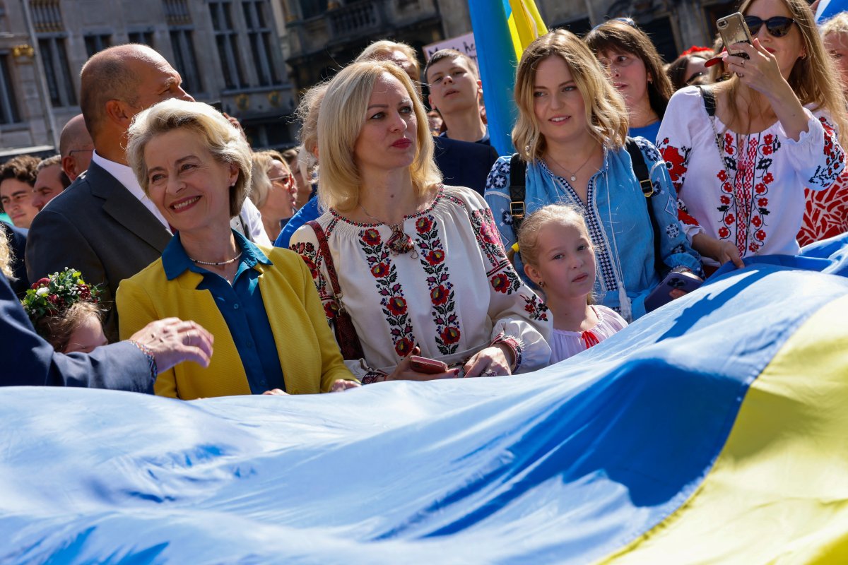 30-meter Ukrainian flag unfurled in Brussels #3