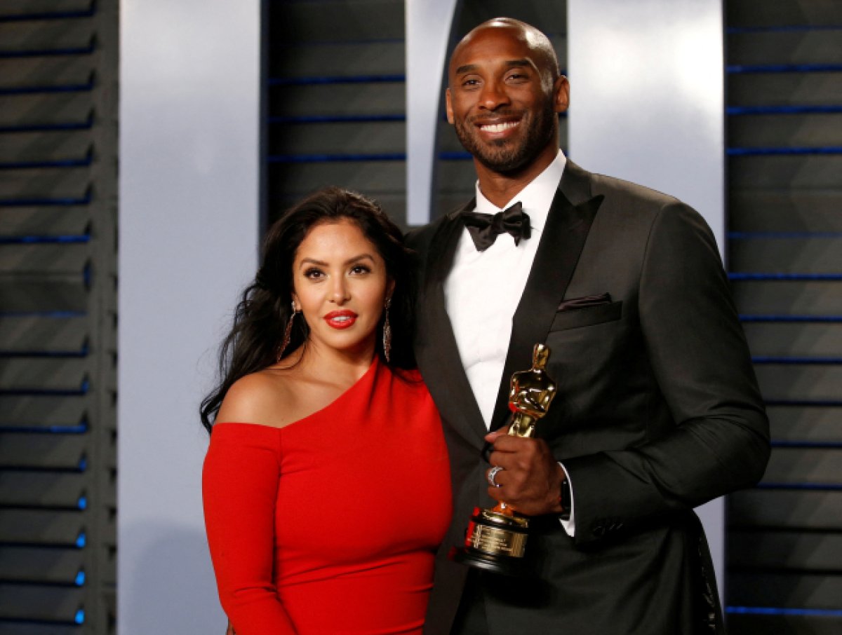 Kobe Bryant's wife wins compensation for crash photos #1