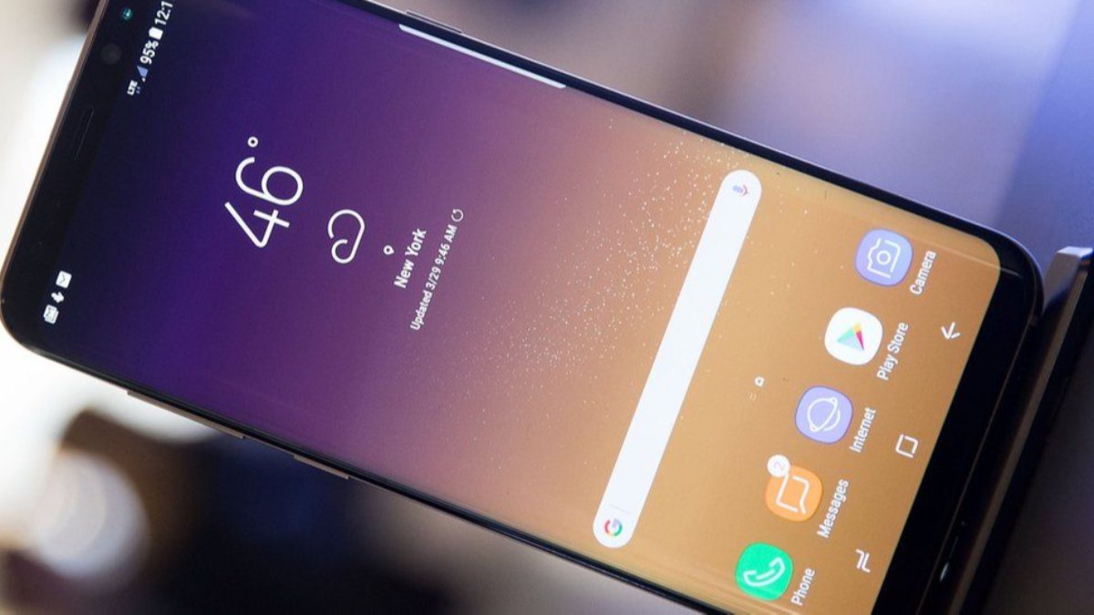 Samsung, 8 yıllık telefonları için yeni güncelleme yayınladı