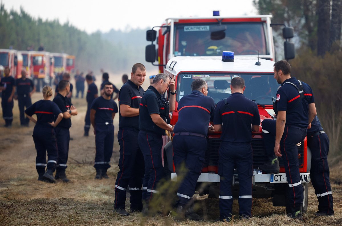 The fire in France was extinguished after 45 days #4