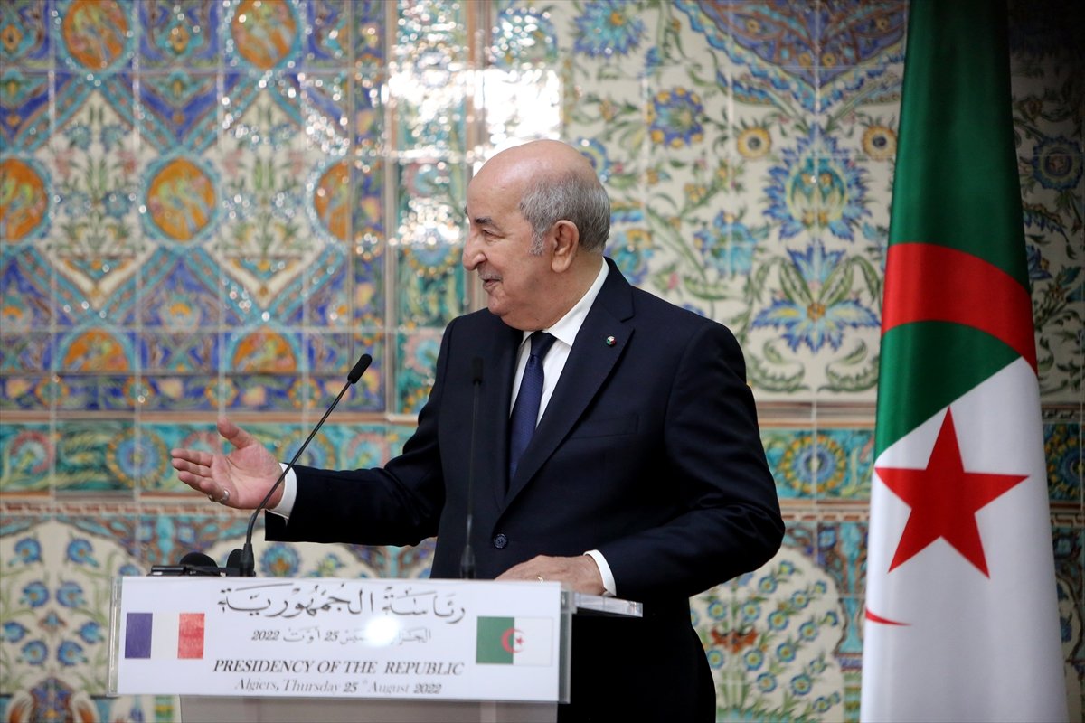 Emmanuel Macron met with Abdulmecid Tebboune in Algeria #2