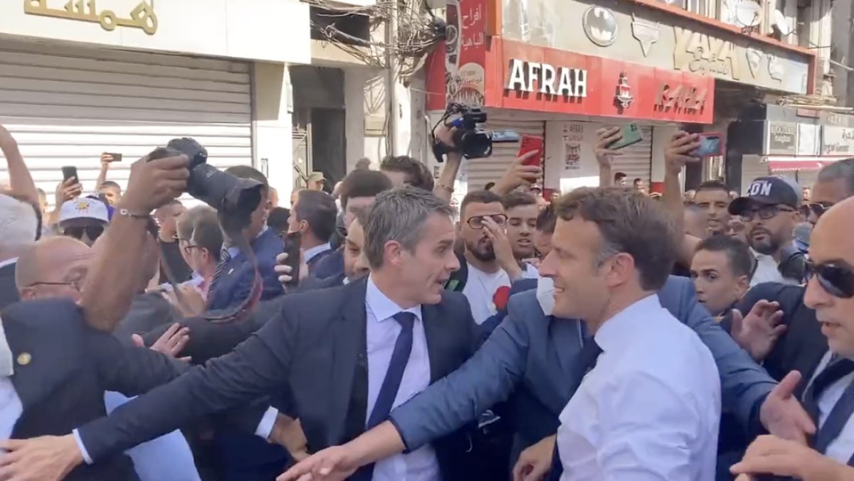Emmanuel Macron protested in Algeria #1