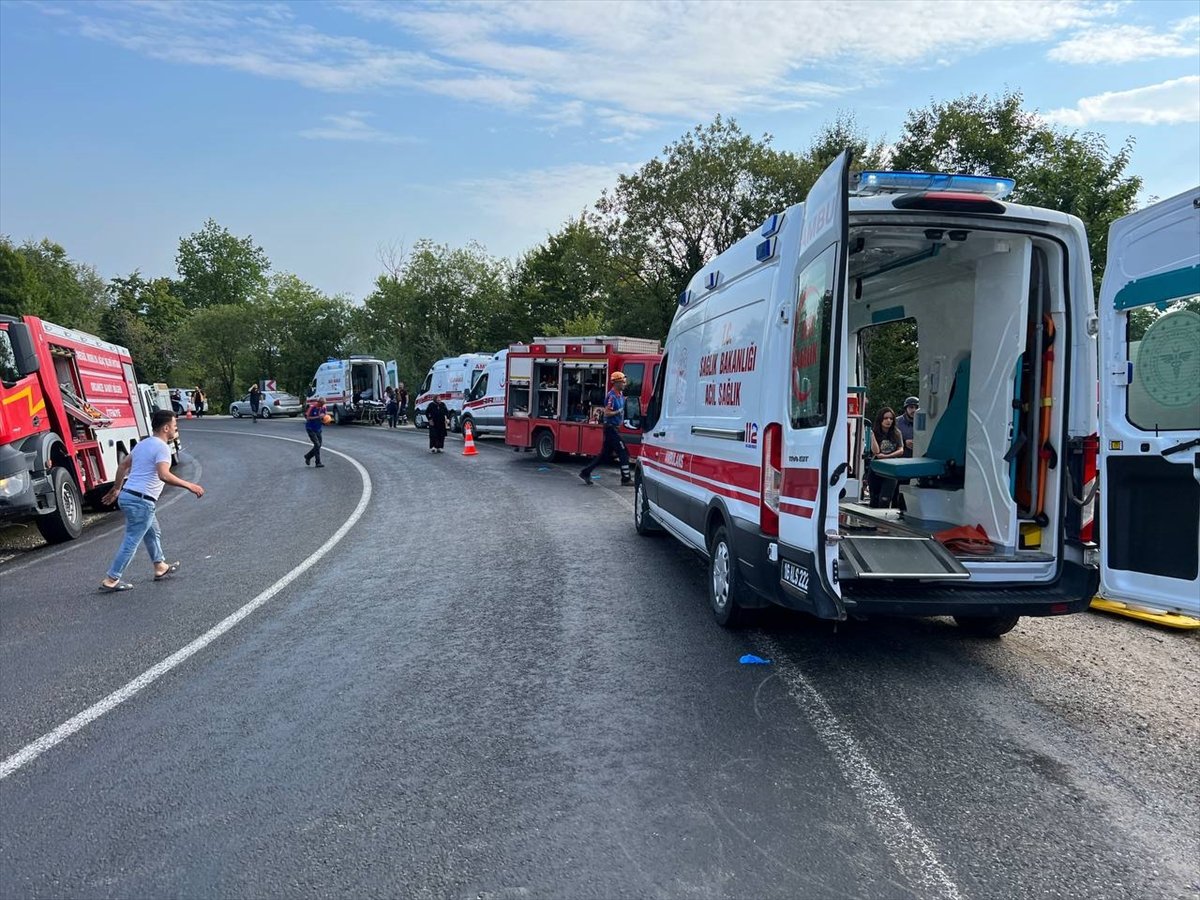 Bursa da tur otobüsü kazası: Ölü ve yaralılar var #5
