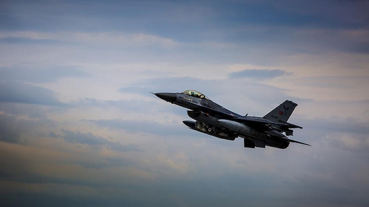 MSB: Yunan S-300 ü, Türk F-16 savaş uçaklarını taciz etti #1