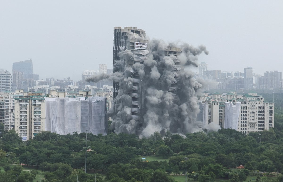 Twin towers collapsed in India #7
