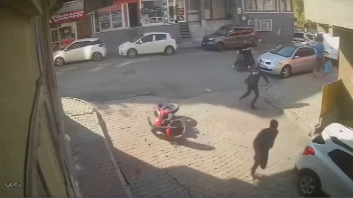 İstanbul da hırsızlar çaldıkları motosikletin sahibine yakalandı #2