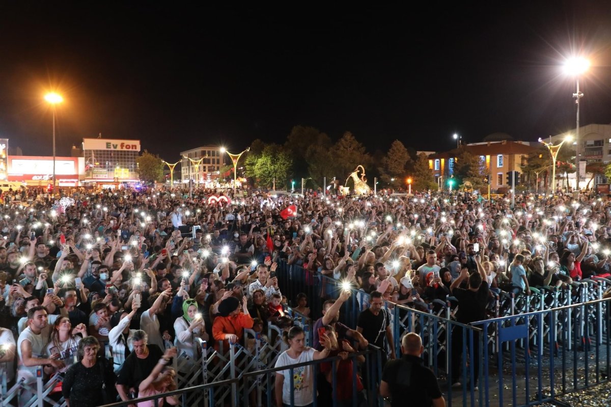 Murat Kekilli, Erzincan da konser verdi #1