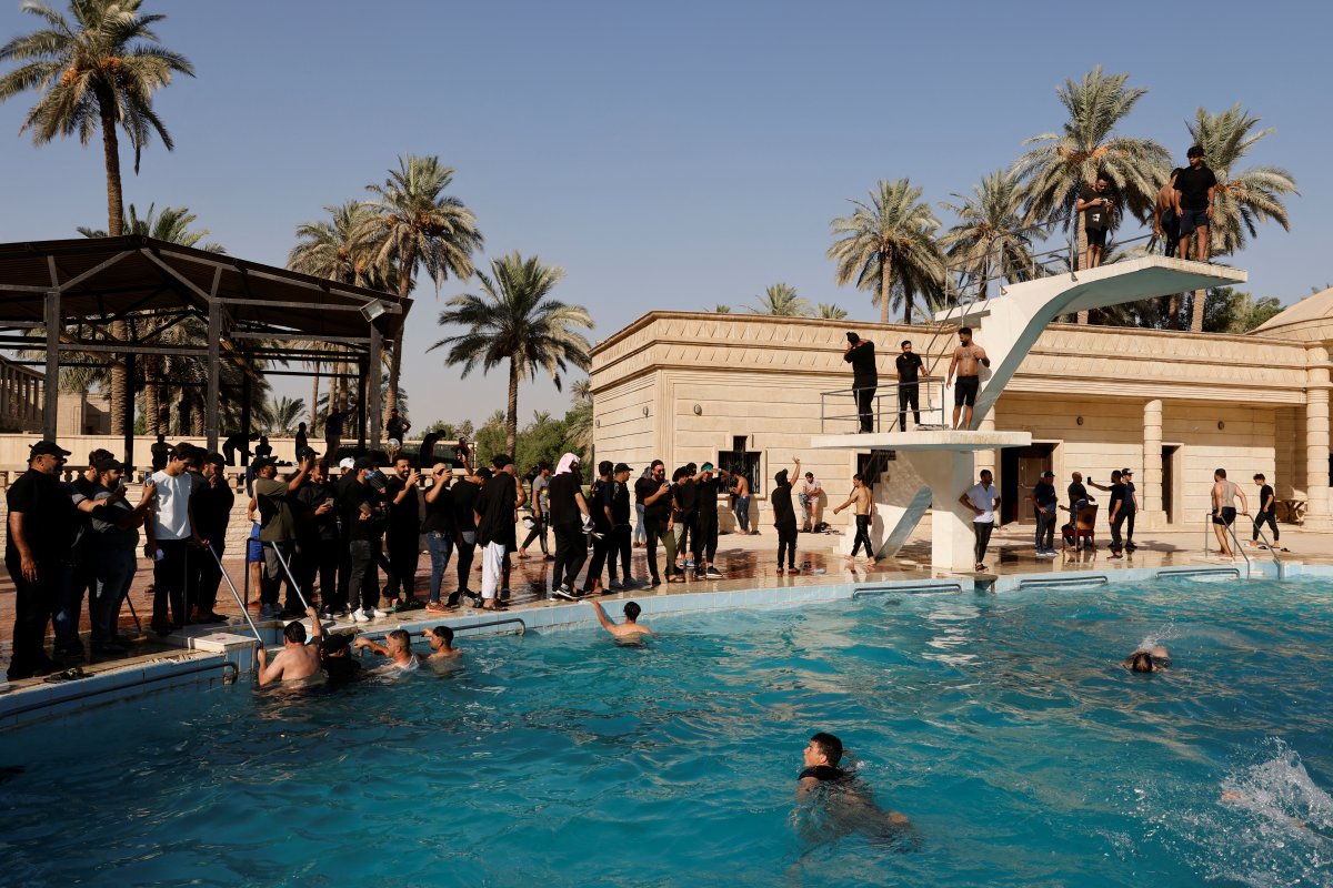 Sadr supporters swam in the pool at the Presidency #2