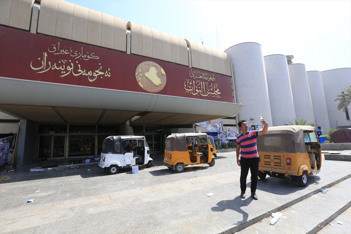 Sadr supporters began to withdraw from the streets in Baghdad #4