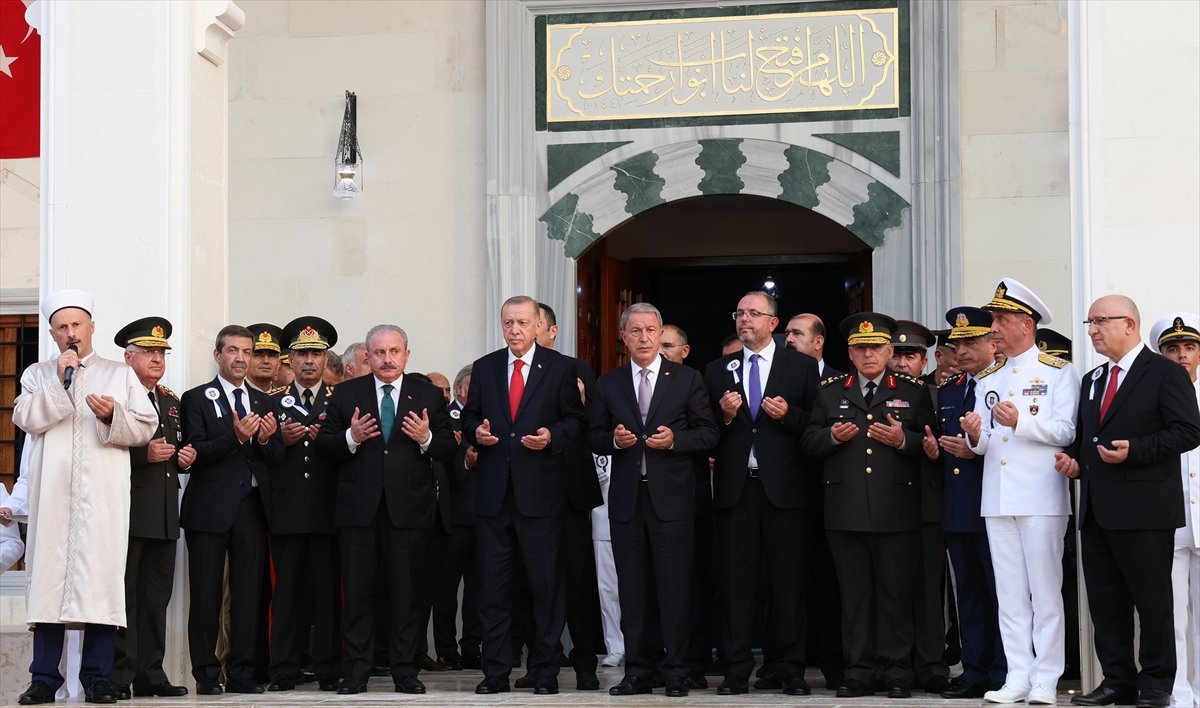 Cumhurbaşkanı Erdoğan, Deniz Harp Okulu Camisi ni hizmete açtı #1