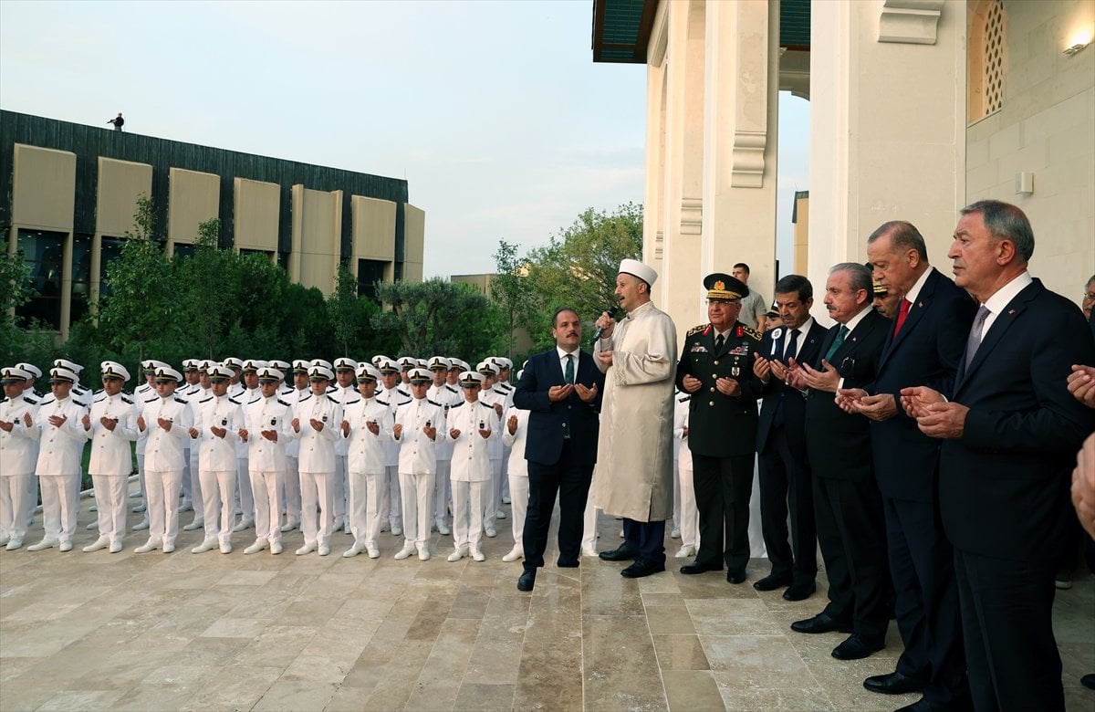Cumhurbaşkanı Erdoğan, Deniz Harp Okulu Camisi ni hizmete açtı #3