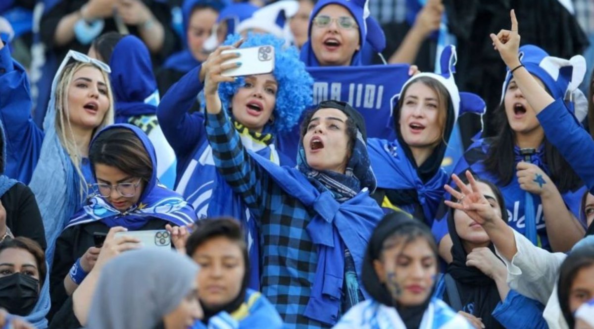 Iranian women allowed to watch match for second time #2