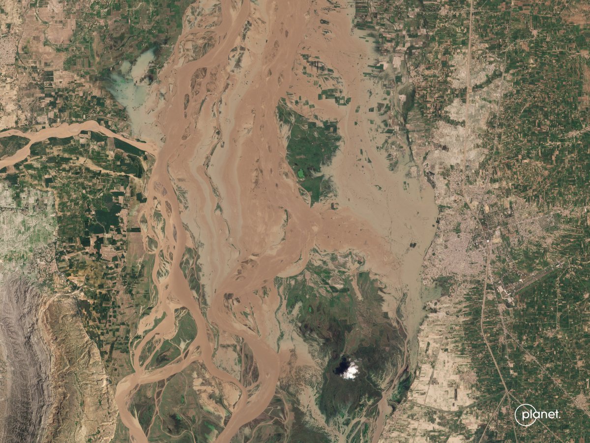 Satellite images showing the extent of the flood disaster in Pakistan #11