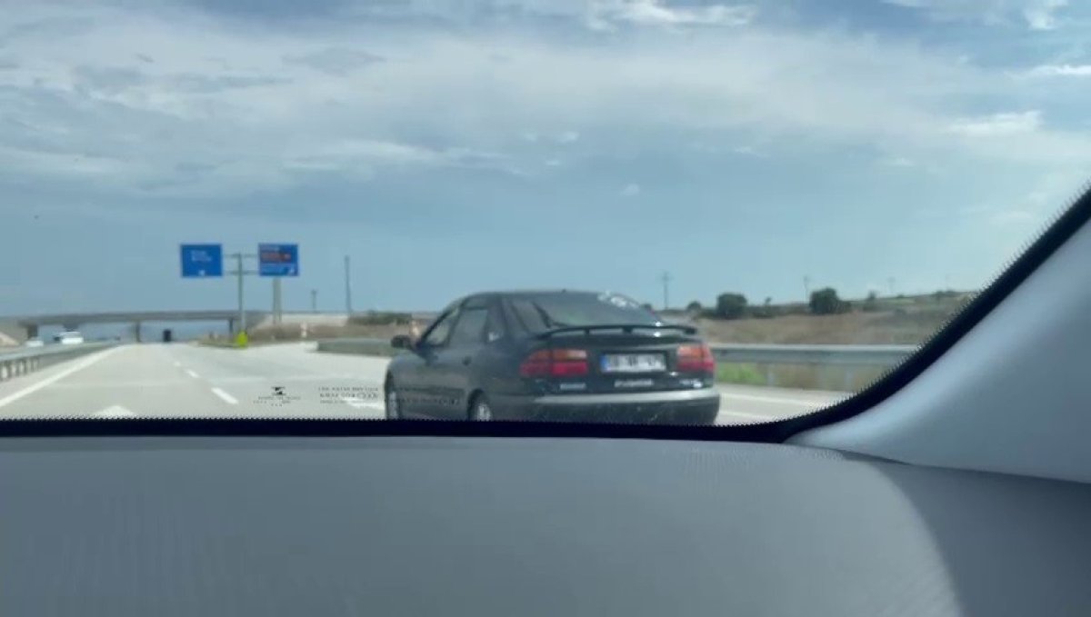Çanakkale de trafiği tehlikeye atan sürücü kamerada #2