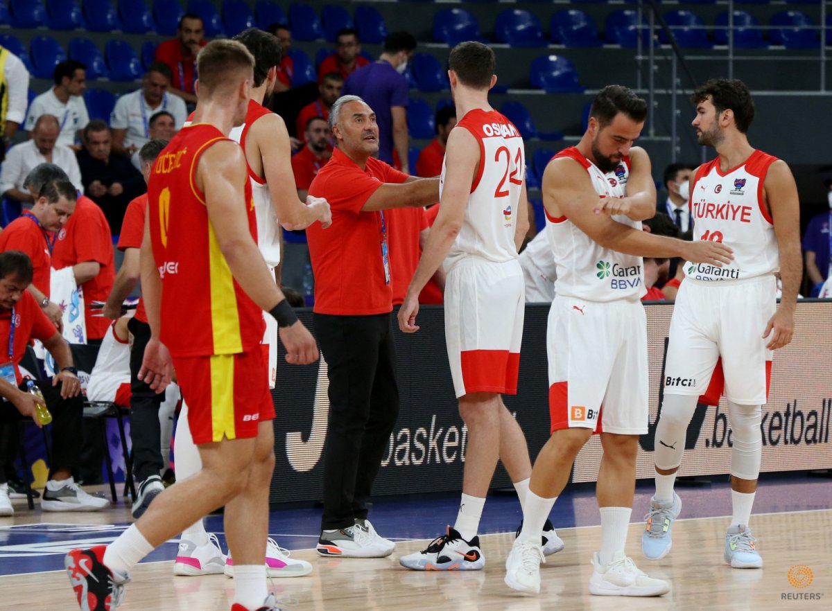 12 Dev Adam, EuroBasket e galibiyetle başladı #1