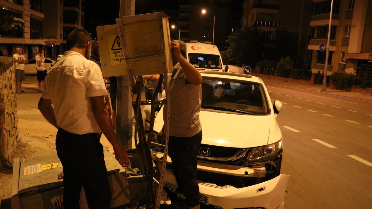 Edirne de alkolü sürücü, mahalleyi elektriksiz bıraktı #5