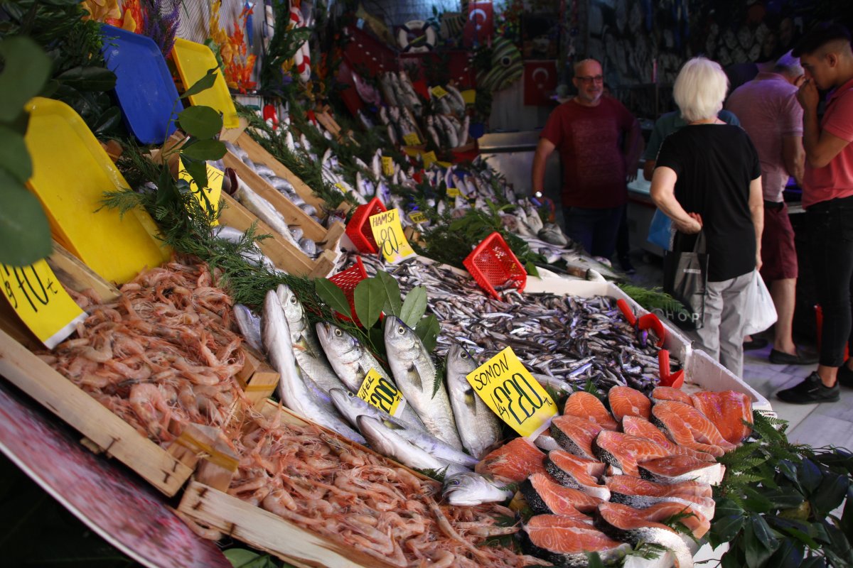 Gurbetçi vatandaş, sezonun ilk balığını Edirne’de yedi #6