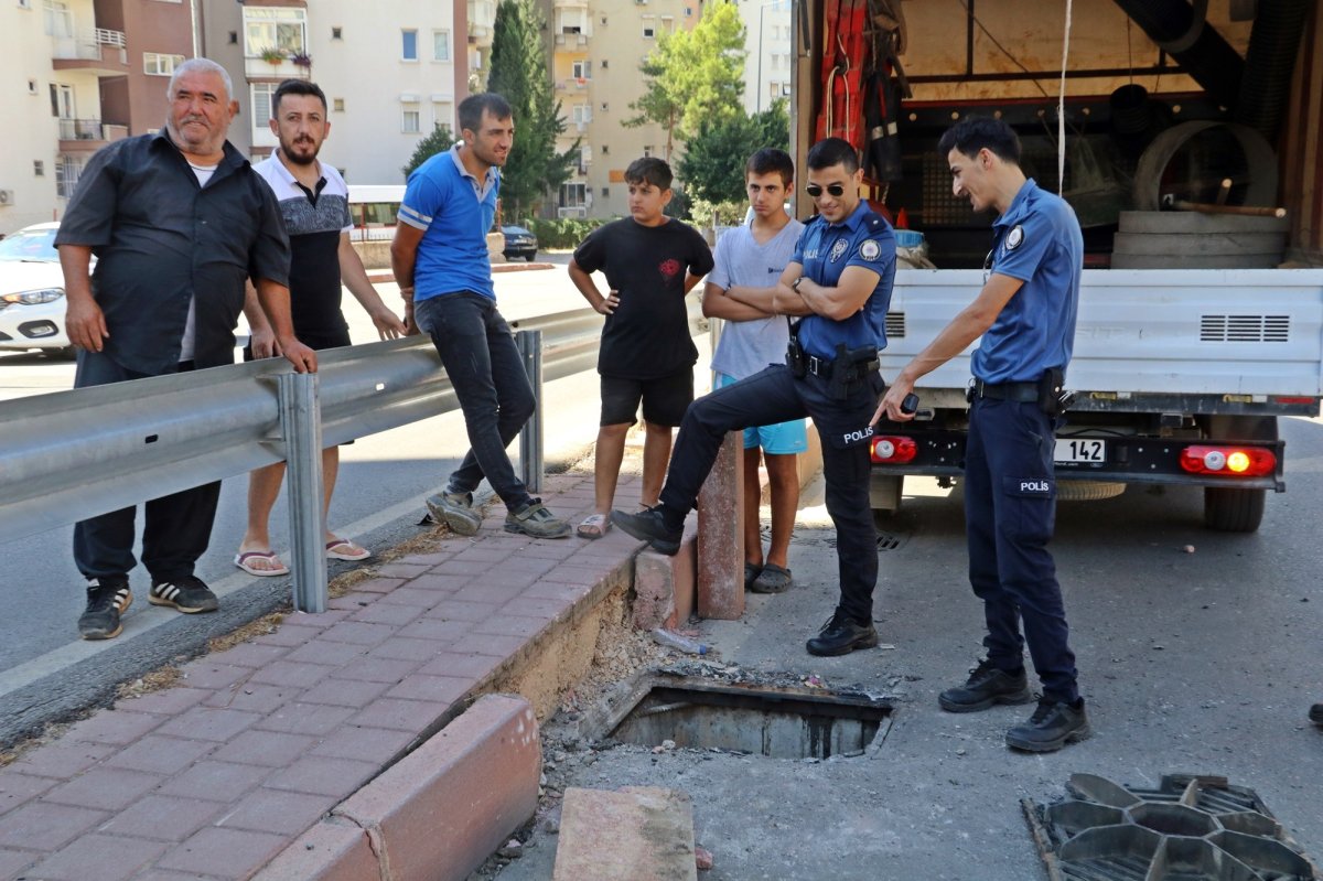 Antalya da kablo çalmak için girdiği drenaj kanalında mahsur kaldı  #2