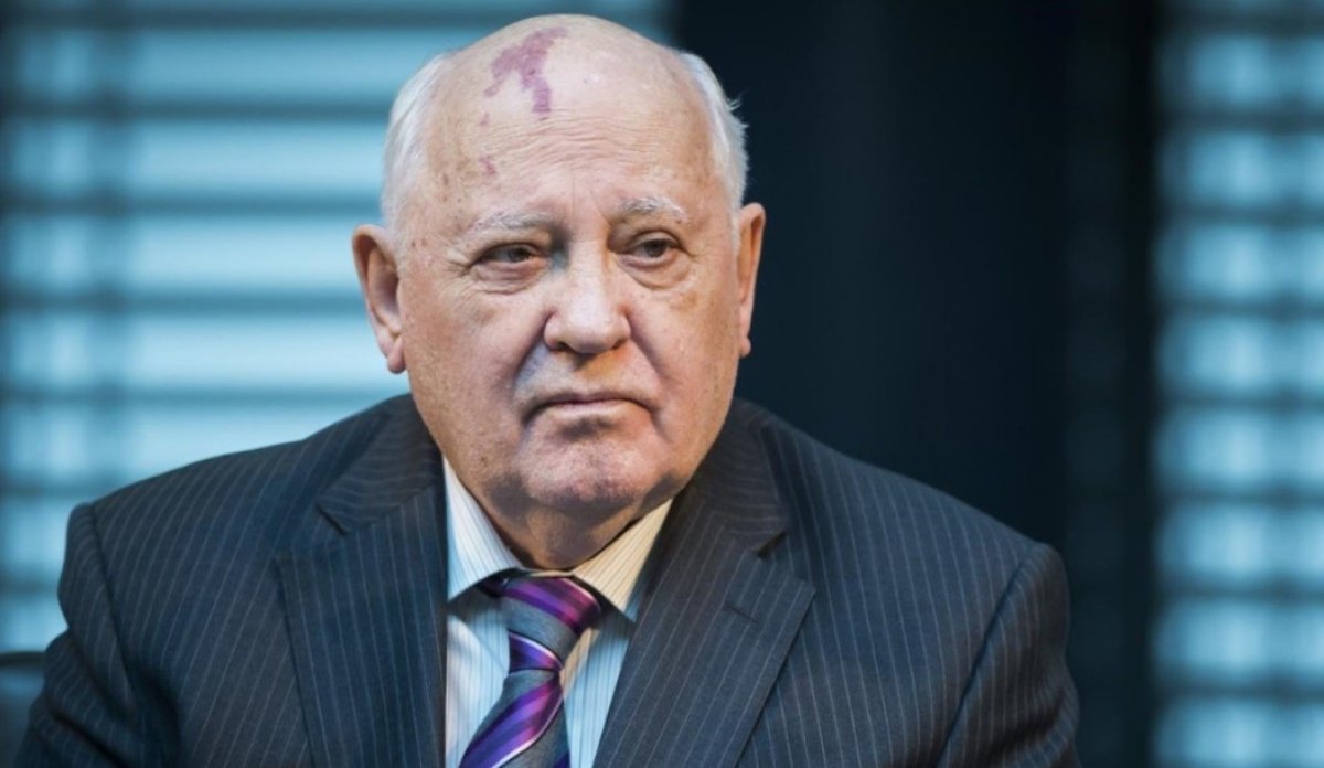 Rusya Ankara Büyükelçiliği nden Gorbaçov için yas defteri #1