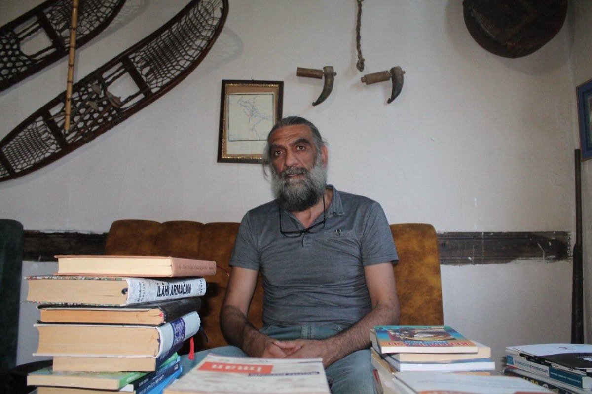 Bayburt ta 46 yaşındaki sahaf, üniversiteyi kazandı #3