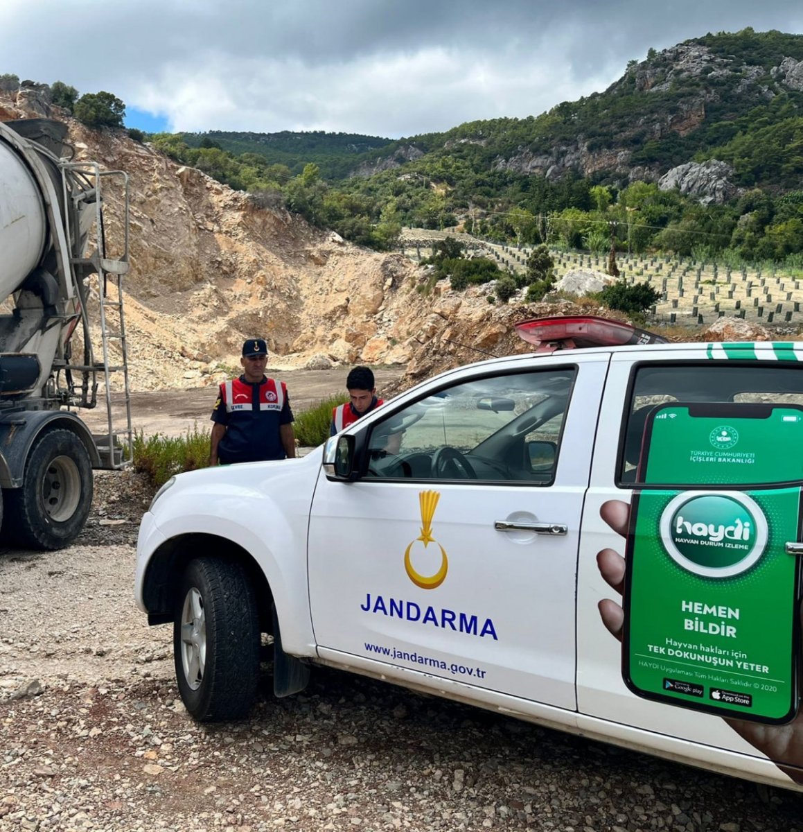 Antalya da, beton mikseri yıkayıp çevreyi kirleten şoförlere ve şirkete ceza #1