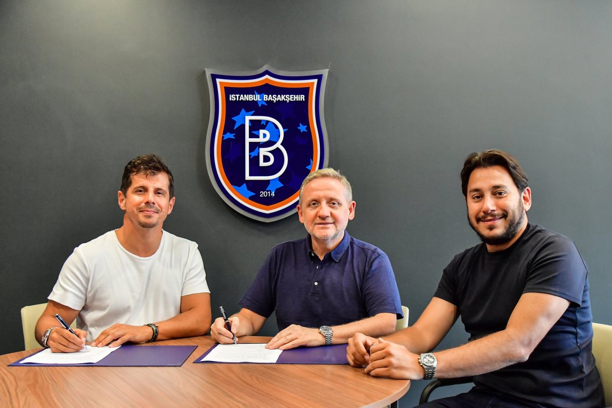 Emre Belözoğlu, Başakşehir ile sözleşme yeniledi #1