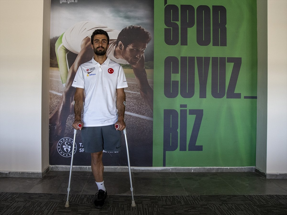 Van depreminde ayağını kaybeden Okan Şahiner in milli futbolculuk hikayesi #5